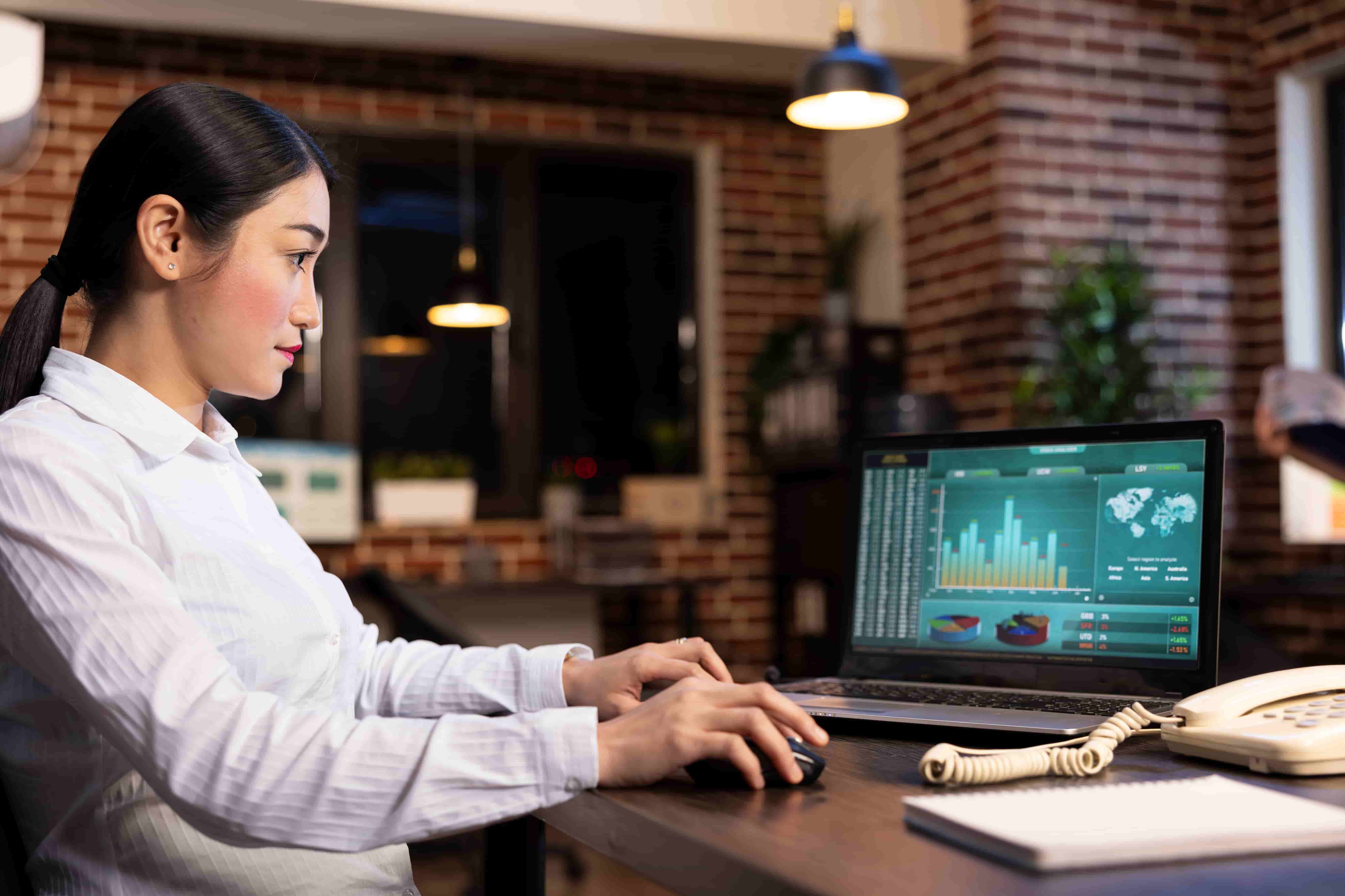 How Do You Build a Self-Service Analytics Culture Within a Large Organization?